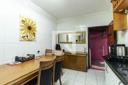 Casa à venda com 78m², 2 quartos e 2 vagasCozinha
