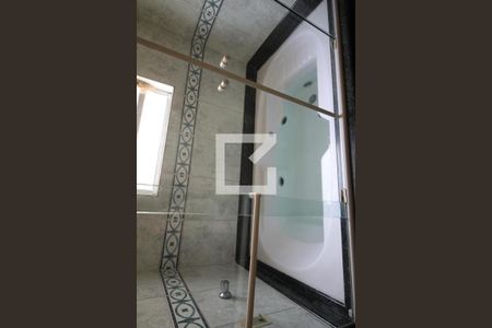 Casa à venda com 240m², 3 quartos e 2 vagasBanheira