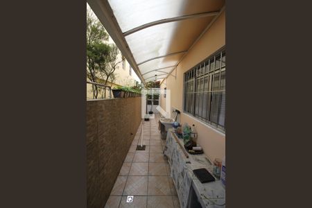 Casa à venda com 240m², 3 quartos e 2 vagasCorredor