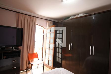 Casa à venda com 240m², 3 quartos e 2 vagasQuarto 2