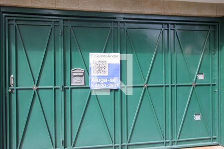 Casa à venda com 240m², 3 quartos e 2 vagasFachada