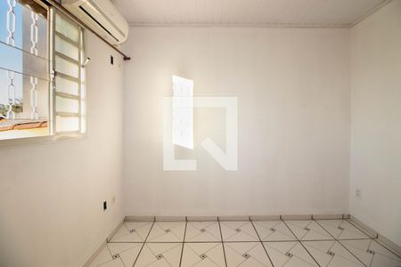 Casa à venda com 100m², 4 quartos e 3 vagas Casa à venda com 100m², 4 quartos e 3 vagasQuarto 2 - Casa 3
