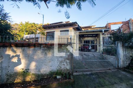 Casa à venda com 100m², 4 quartos e 3 vagas Casa à venda com 100m², 4 quartos e 3 vagasFachada