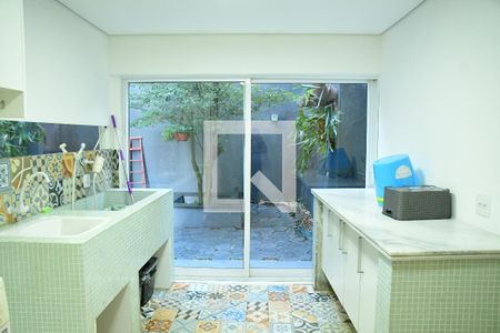 Casa de condomínio para alugar com 360m², 3 quartos e 5 vagasLavanderia