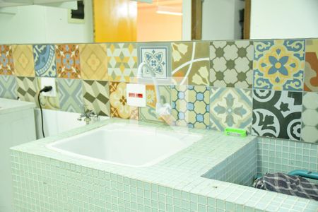 Casa de condomínio para alugar com 360m², 3 quartos e 5 vagasLavanderia