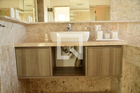 Casa de condomínio para alugar com 360m², 3 quartos e 5 vagasBanheiro da Suíte 3