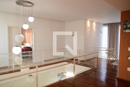 Casa de condomínio para alugar com 360m², 3 quartos e 5 vagasCorredor