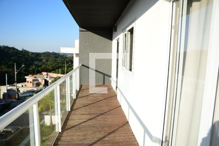 Casa de condomínio para alugar com 360m², 3 quartos e 5 vagasSacada