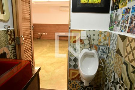 Casa de condomínio para alugar com 360m², 3 quartos e 5 vagasLavabo