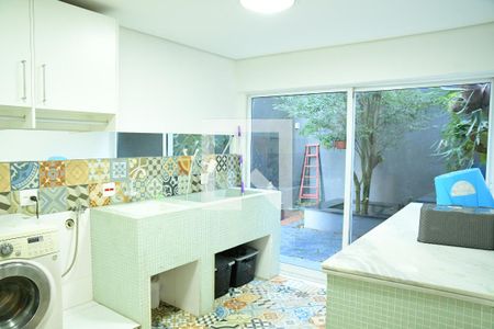 Casa de condomínio para alugar com 360m², 3 quartos e 5 vagasLavanderia