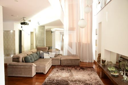 Sala de casa de condomínio para alugar com 3 quartos, 360m² em Lajeado, Cotia