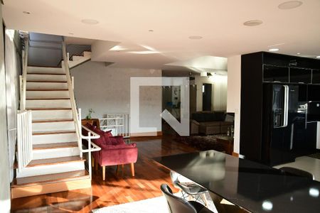 Sala de casa de condomínio para alugar com 3 quartos, 360m² em Lajeado, Cotia