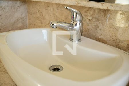 Casa de condomínio para alugar com 360m², 3 quartos e 5 vagasBanheiro da Suíte 3