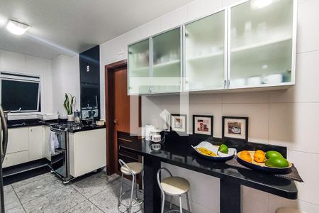 Apartamento para alugar com 205m², 4 quartos e 4 vagas Apartamento para alugar com 205m², 4 quartos e 4 vagasCozinha
