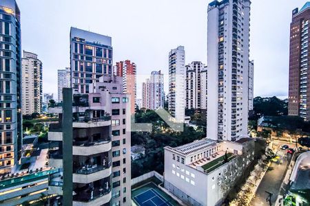 Apartamento para alugar com 205m², 4 quartos e 4 vagas Apartamento para alugar com 205m², 4 quartos e 4 vagasVista
