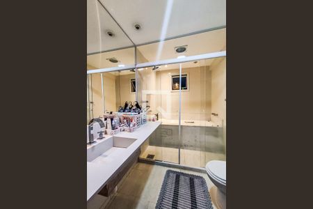 Apartamento para alugar com 205m², 4 quartos e 4 vagas Apartamento para alugar com 205m², 4 quartos e 4 vagasBanheiro Suíte 1