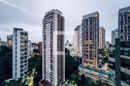 Apartamento para alugar com 205m², 4 quartos e 4 vagas Apartamento para alugar com 205m², 4 quartos e 4 vagasVista