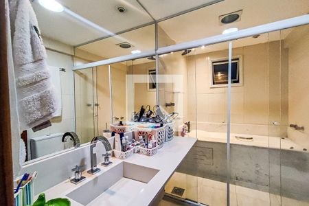Apartamento para alugar com 205m², 4 quartos e 4 vagas Apartamento para alugar com 205m², 4 quartos e 4 vagasBanheiro Suíte 1