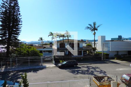 Casa para alugar com 330m², 5 quartos e 4 vagasVista 