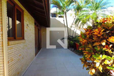 Casa para alugar com 330m², 5 quartos e 4 vagasÁrea Externa