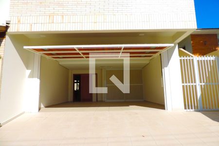 Casa para alugar com 330m², 5 quartos e 4 vagasFachada