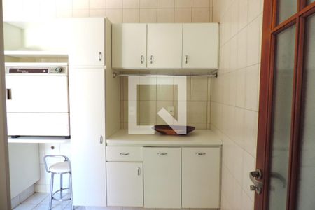 Casa para alugar com 330m², 5 quartos e 4 vagasCozinha