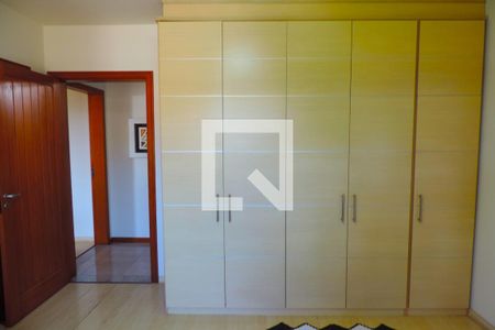 Casa para alugar com 330m², 5 quartos e 4 vagasSuíte 
