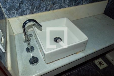 Apartamento à venda com 167m², 4 quartos e 3 vagasBanheiro da Suíte 1 detalhe