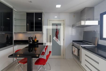 Apartamento à venda com 187m², 3 quartos e 3 vagasCozinha