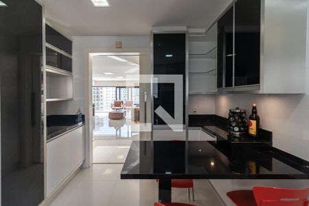 Apartamento à venda com 187m², 3 quartos e 3 vagasCozinha