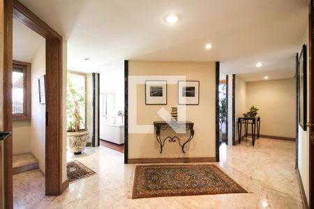 Apartamento à venda com 211m², 3 quartos e 3 vagasCorredor 