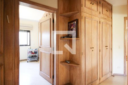 Apartamento à venda com 211m², 3 quartos e 3 vagasCorredor