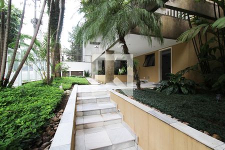 Apartamento à venda com 211m², 3 quartos e 3 vagasEntrada