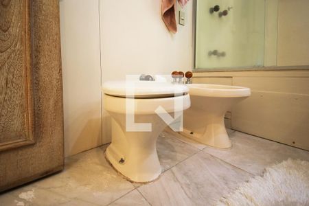 Apartamento à venda com 211m², 3 quartos e 3 vagasBanheiro da Suíte 1