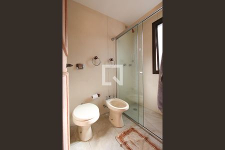 Apartamento à venda com 211m², 3 quartos e 3 vagasBanheiro da Suíte 2