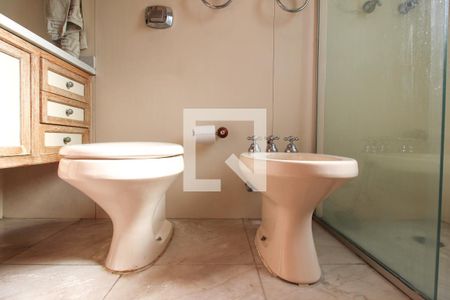 Apartamento à venda com 211m², 3 quartos e 3 vagasBanheiro da Suíte 2