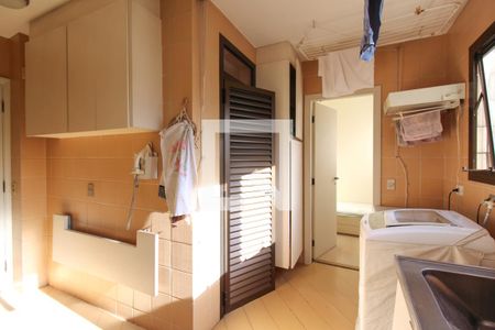 Apartamento à venda com 211m², 3 quartos e 3 vagasÁrea de Serviço 