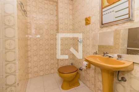 Banheiro de apartamento à venda com 1 quarto, 46m² em Farroupilha, Porto Alegre
