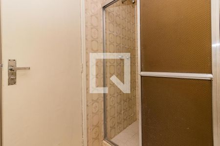 Banheiro de apartamento à venda com 1 quarto, 46m² em Farroupilha, Porto Alegre
