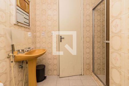 Banheiro de apartamento à venda com 1 quarto, 46m² em Farroupilha, Porto Alegre