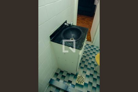 Banheiro de kitnet/studio à venda com 1 quarto, 22m² em Copacabana, Rio de Janeiro