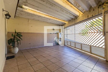 Casa à venda com 200m², 4 quartos e 3 vagas Casa à venda com 200m², 4 quartos e 3 vagasGaragem