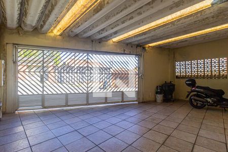 Casa à venda com 200m², 4 quartos e 3 vagas Casa à venda com 200m², 4 quartos e 3 vagasGaragem