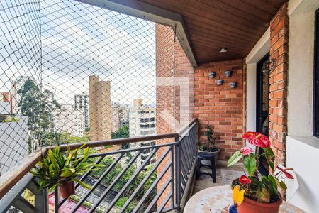 Apartamento para alugar com 150m², 3 quartos e 3 vagas Apartamento para alugar com 150m², 3 quartos e 3 vagasVaranda