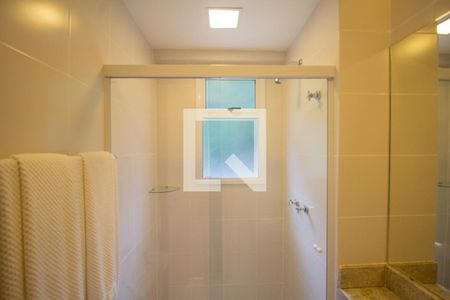 Casa de condomínio à venda com 450m², 4 quartos e 2 vagasBanheiro da Suíte 3