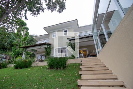 Casa de condomínio à venda com 450m², 4 quartos e 2 vagasCasa
