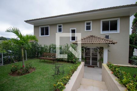 Casa de condomínio à venda com 450m², 4 quartos e 2 vagasFachada da Casa