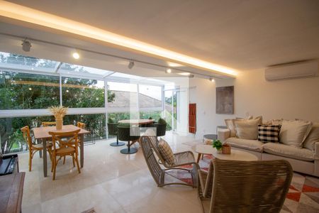 Casa de condomínio à venda com 450m², 4 quartos e 2 vagasSala de Jogos