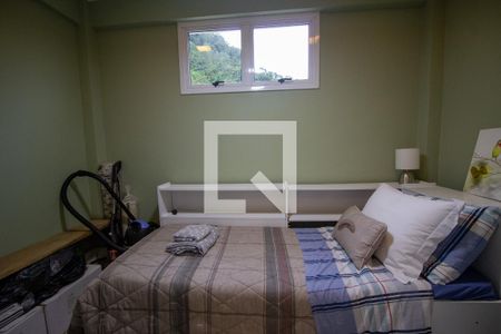 Casa de condomínio à venda com 450m², 4 quartos e 2 vagasQuarto de Serviço