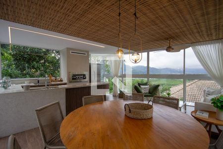 Casa de condomínio à venda com 450m², 4 quartos e 2 vagasÁrea Gourmet